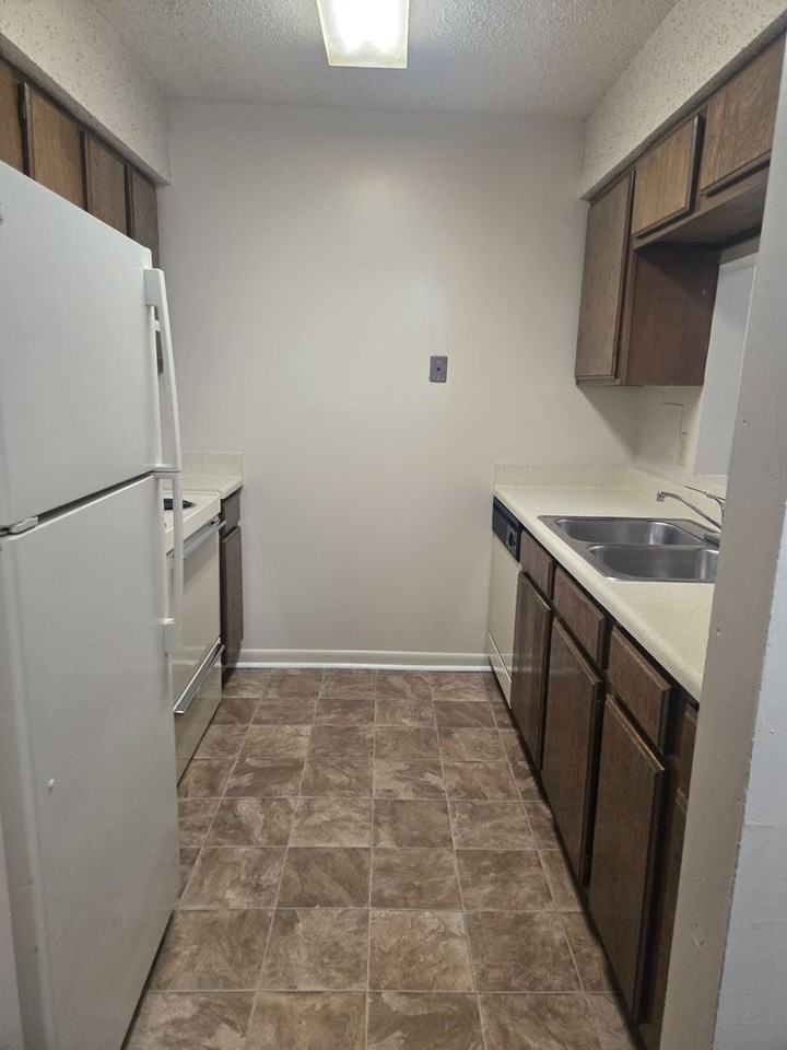 307 Yelton Ct - Photo 2 of 7