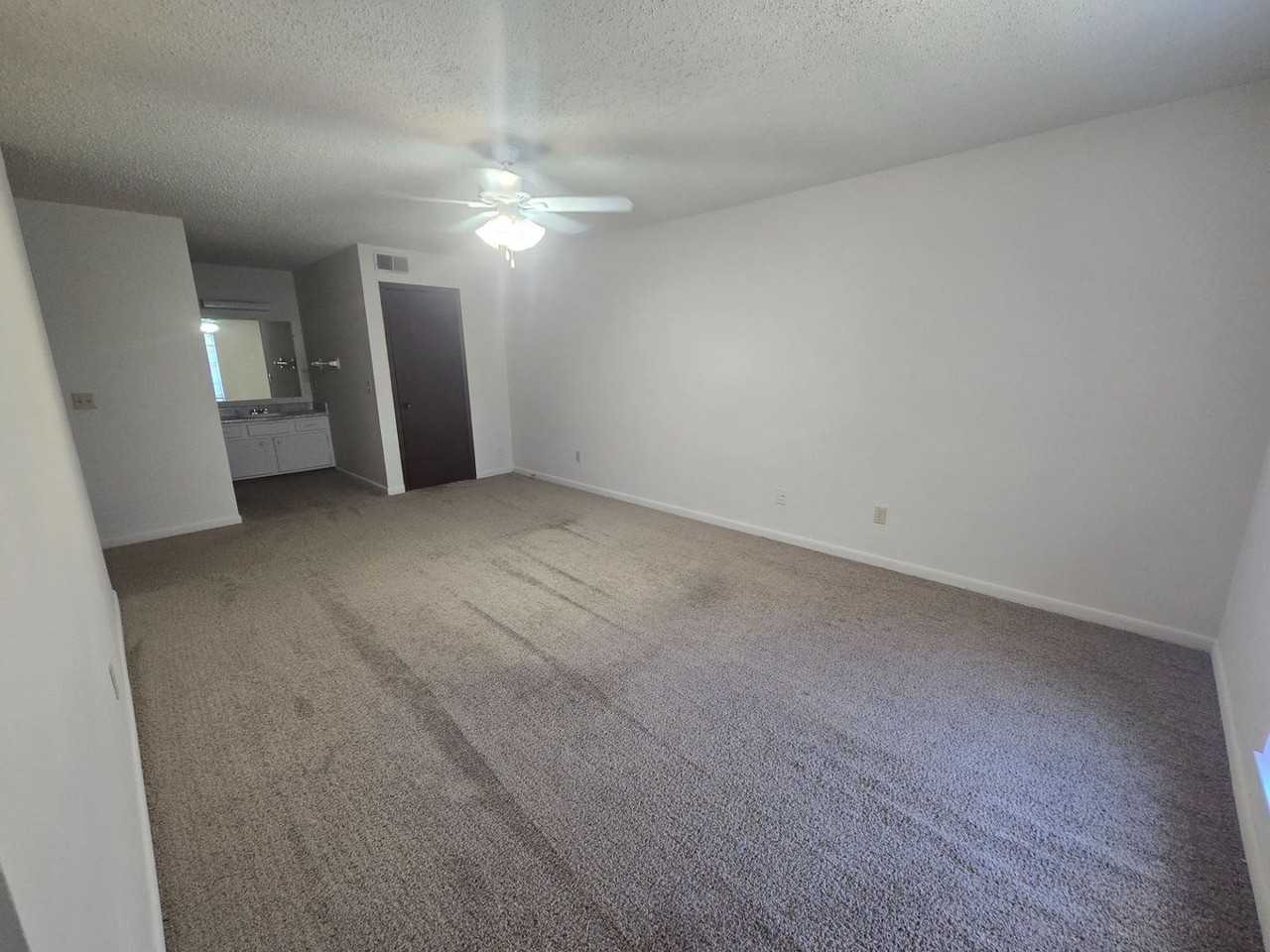 307 Yelton Ct - Photo 5 of 7