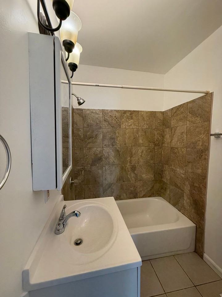 732 W 2nd St - Photo 2 of 15