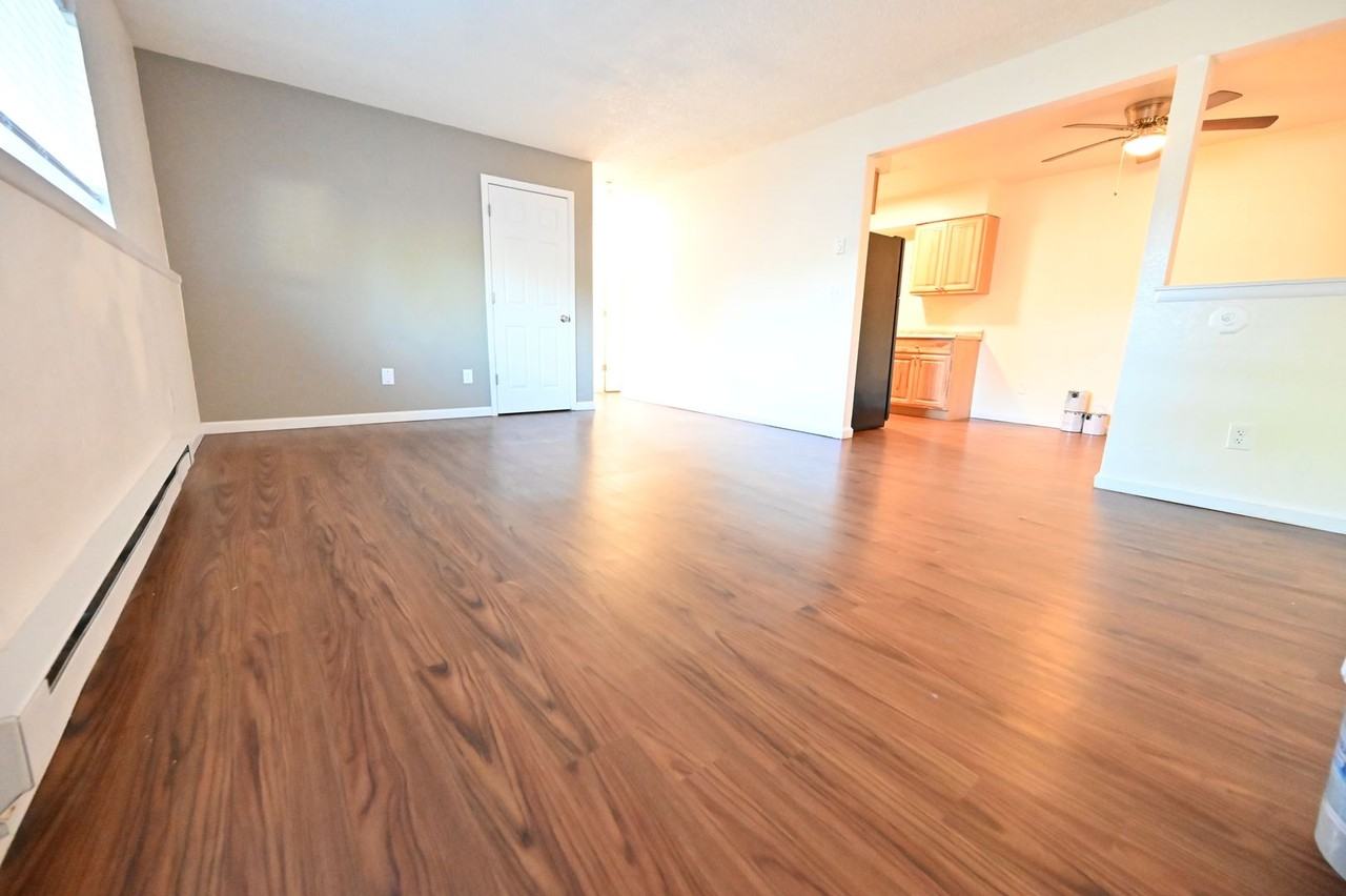 1535 Poplar Dr #14 - Photo 2 of 9