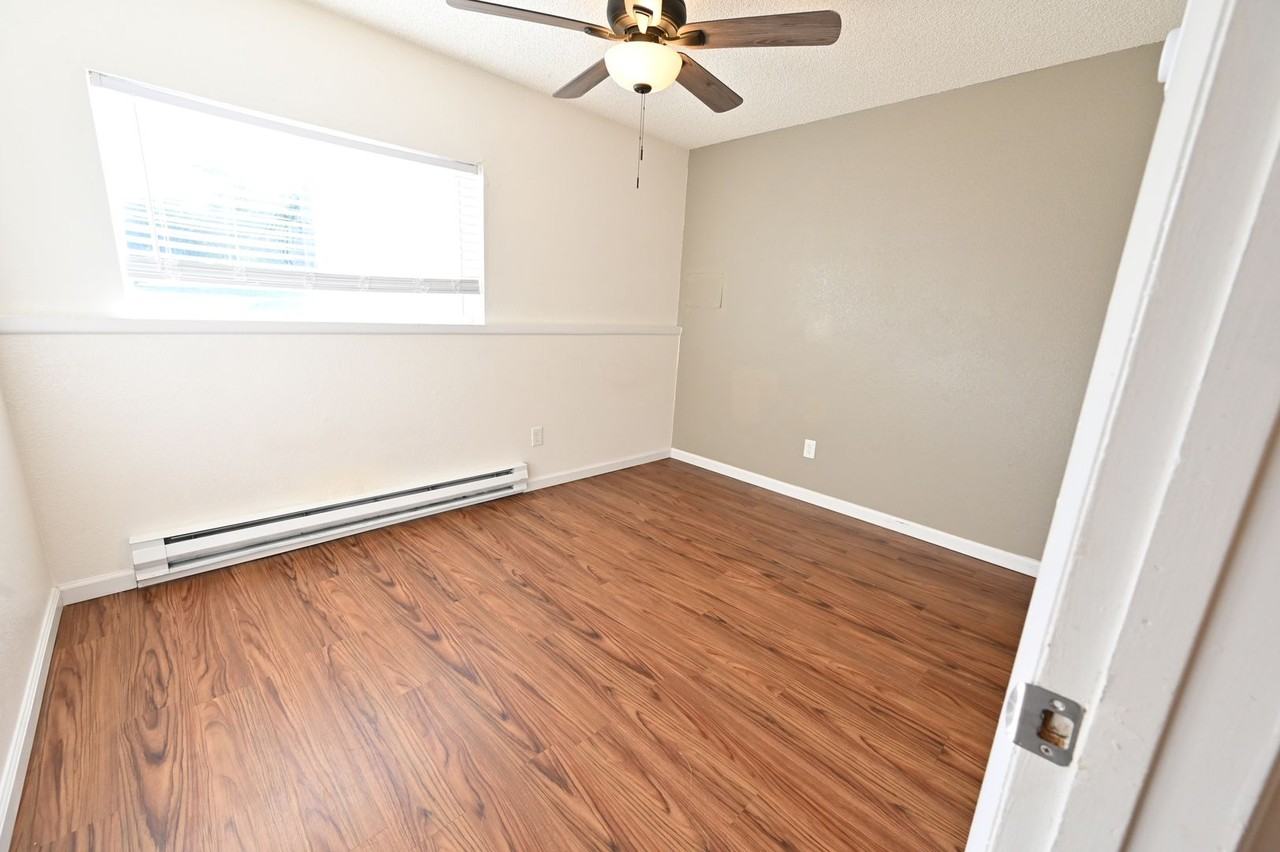 1535 Poplar Dr #14 - Photo 7 of 9