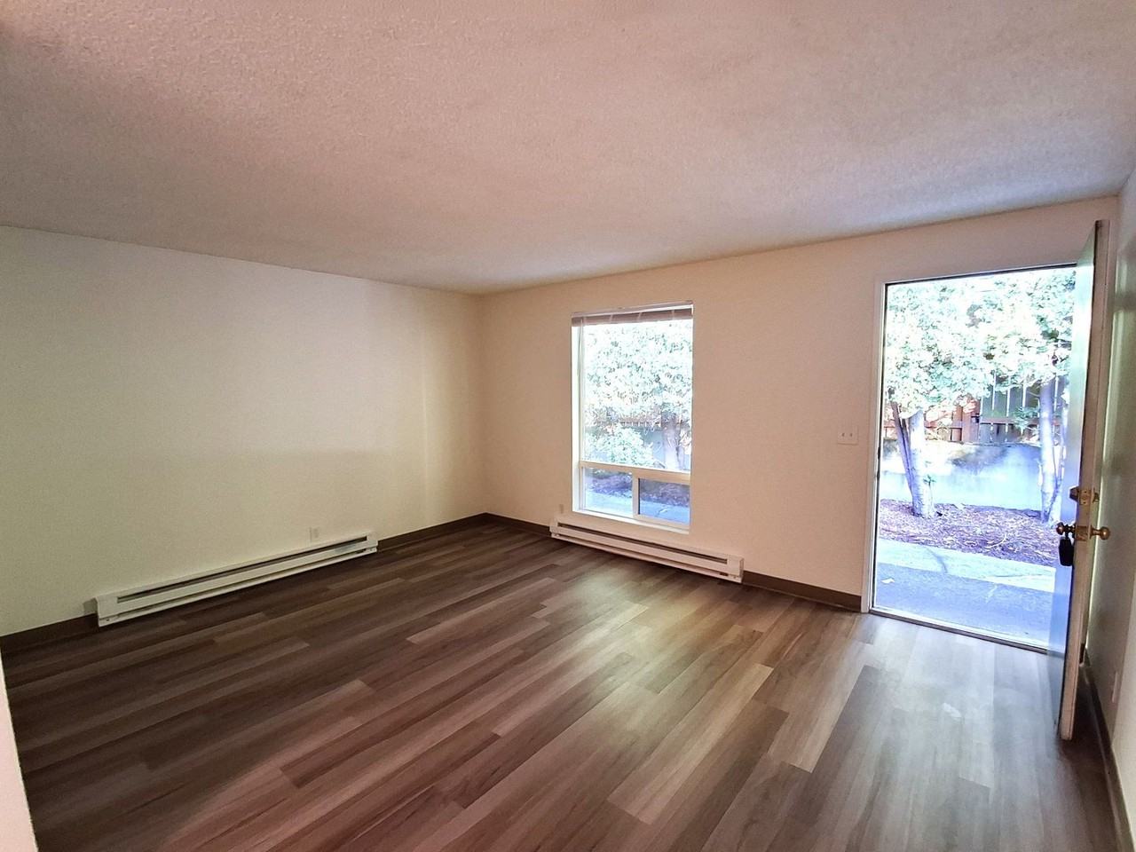 926 24th St - Photo 6 of 28