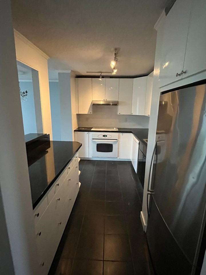1500 Haro St - Photo 3 of 9