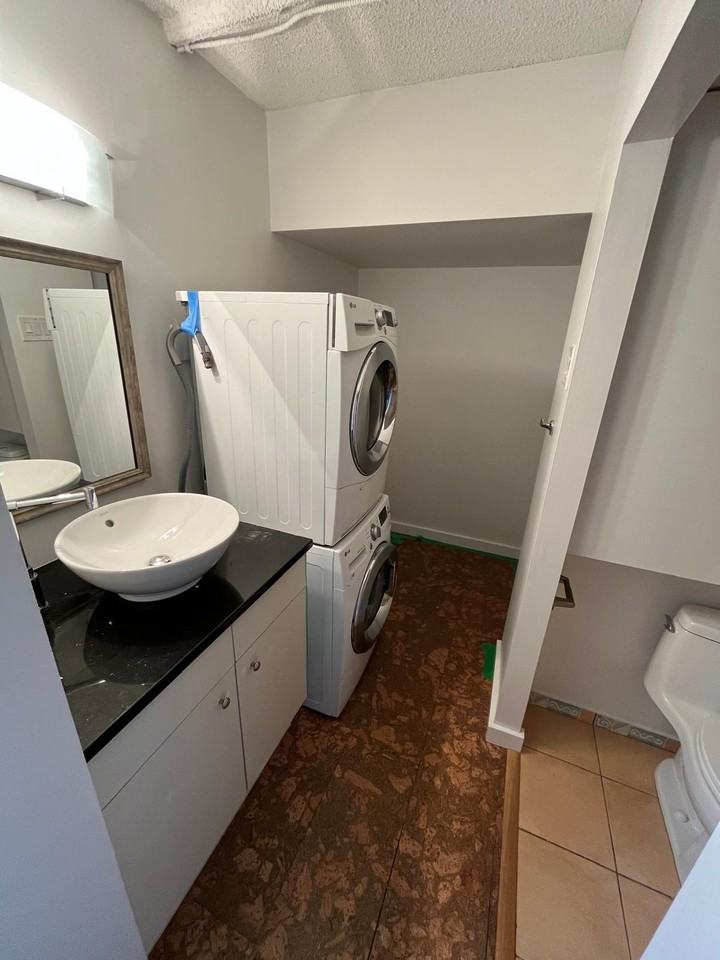 1500 Haro St - Photo 4 of 9