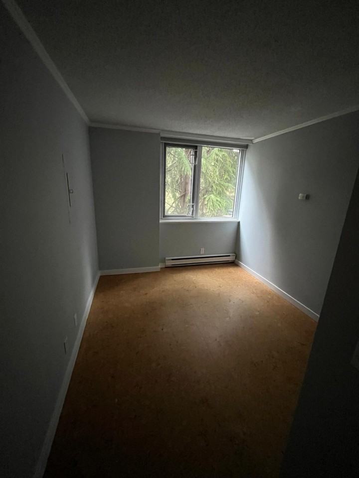 1500 Haro St - Photo 5 of 9