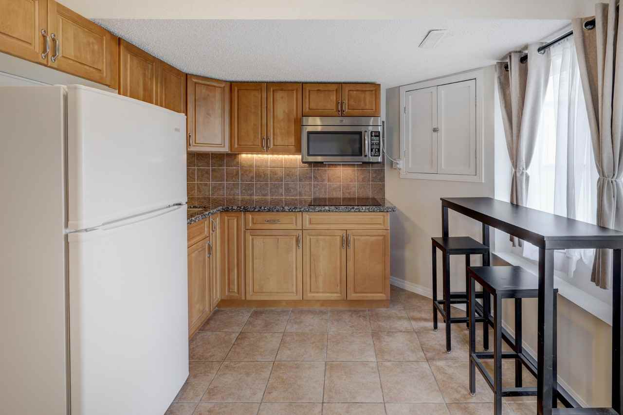 2208 33 St Sw - Photo 2 of 31