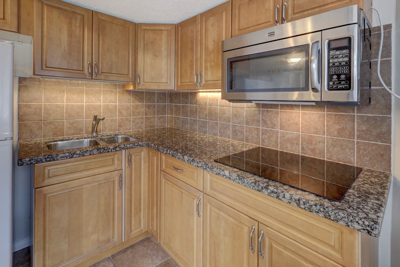 2208 33 St Sw - Photo 4 of 31