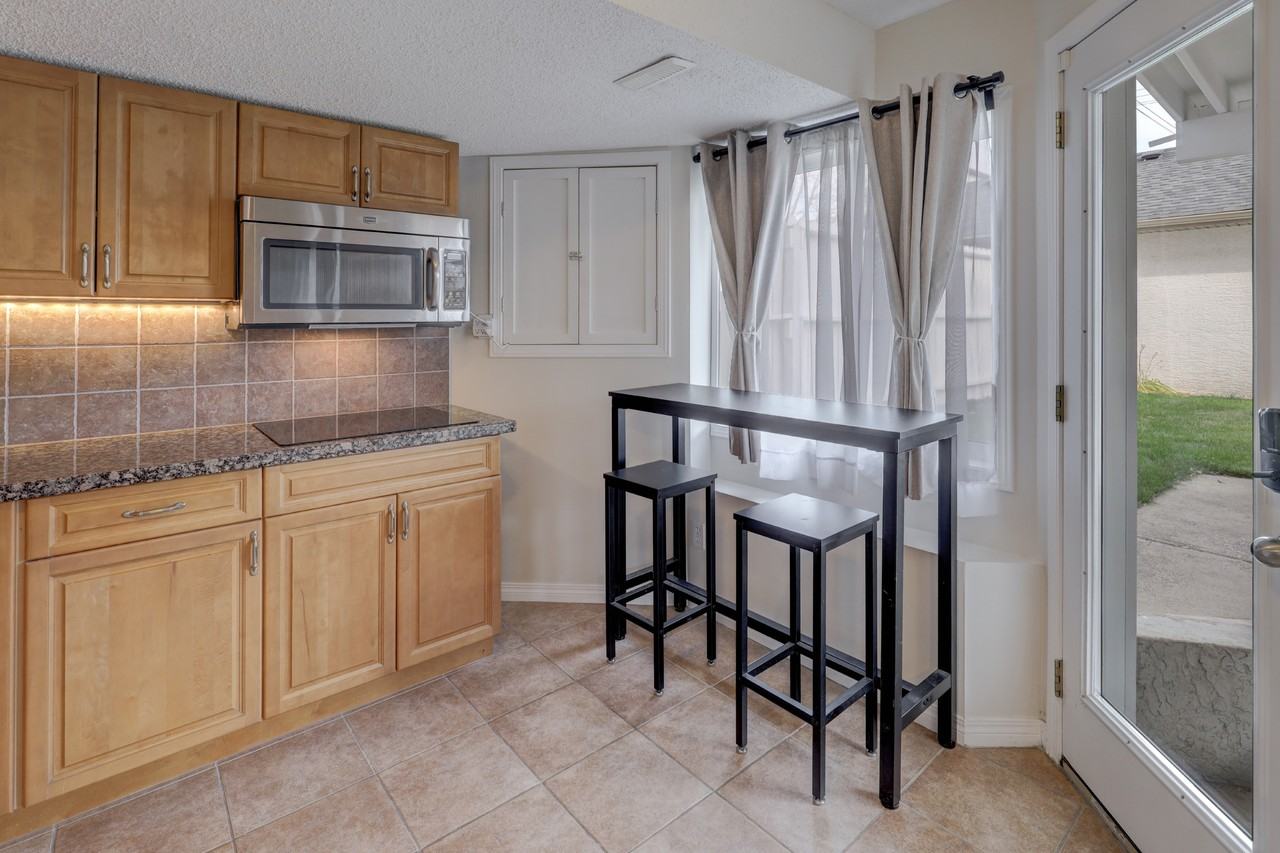 2208 33 St Sw - Photo 5 of 31