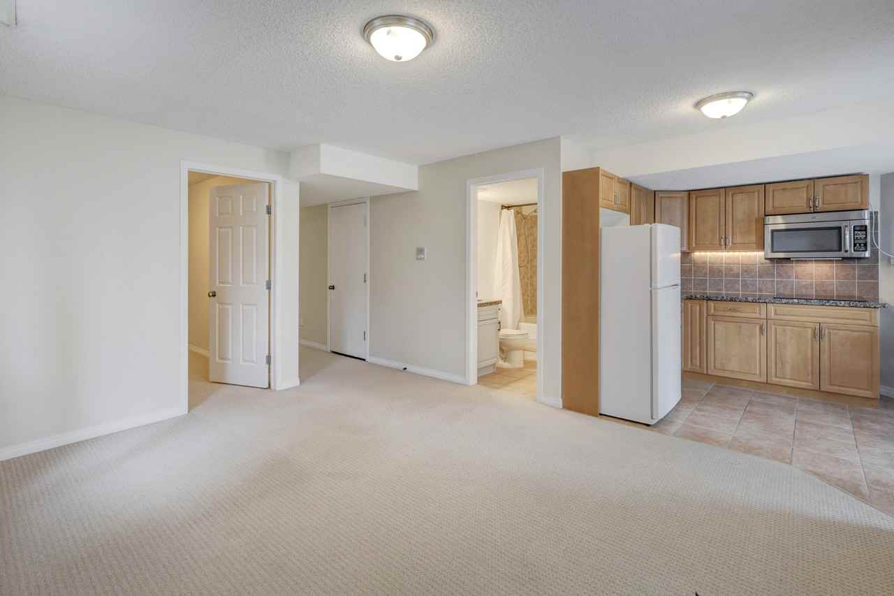 2208 33 St Sw - Photo 7 of 31