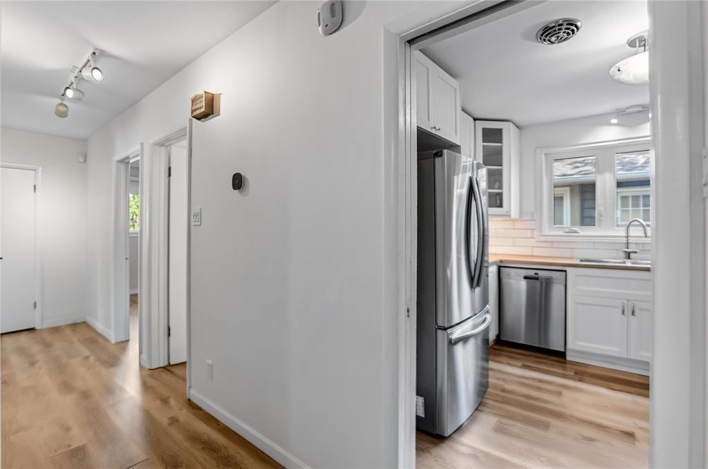 1783 Mathers Ave - Photo 5 of 26