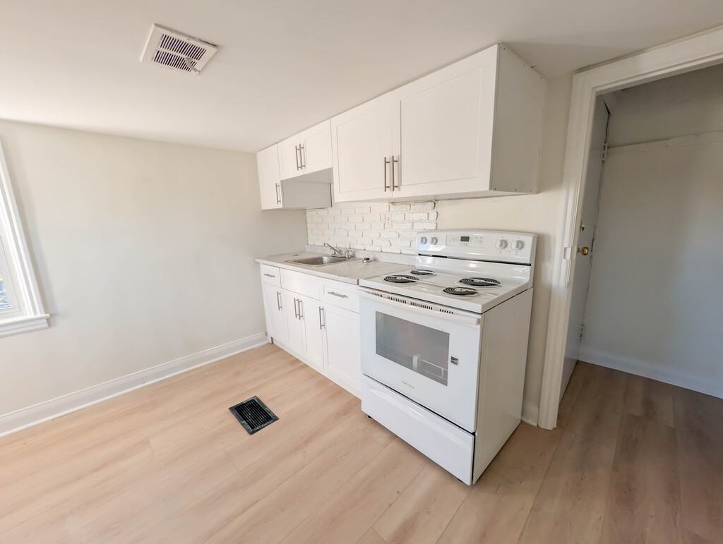 6530 Ash St Unit 6 - Photo 2 of 17