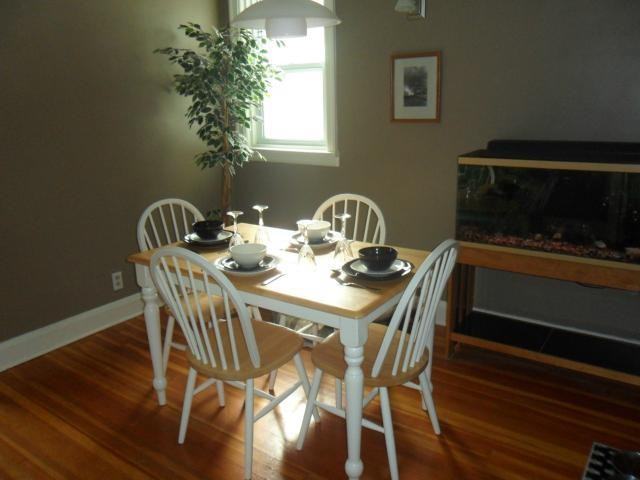 86 Cobourg Ave - Photo 3 of 6