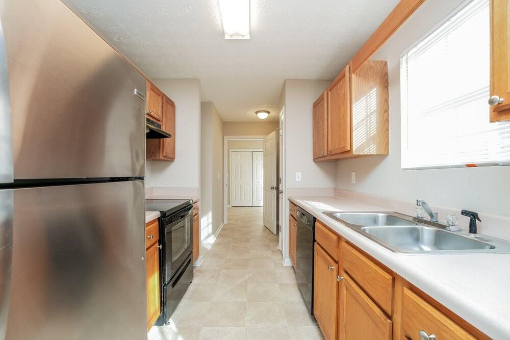 742 Forest Hills Path - Photo 7 of 16