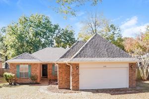 featured image of 1945 Pecan Ln N
