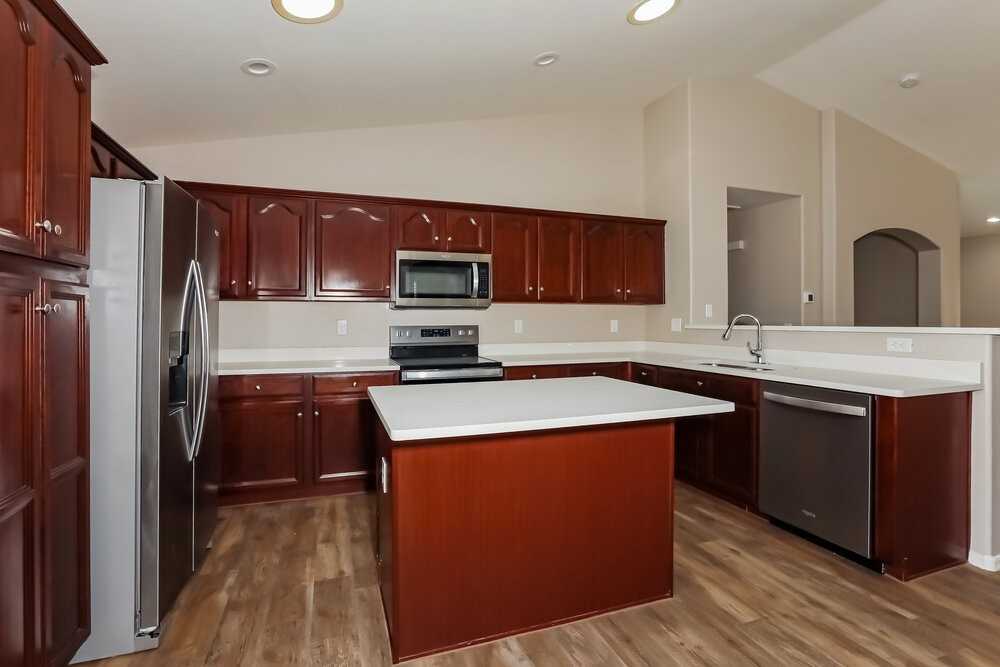 439 W Holstein Trl - Photo 7 of 16