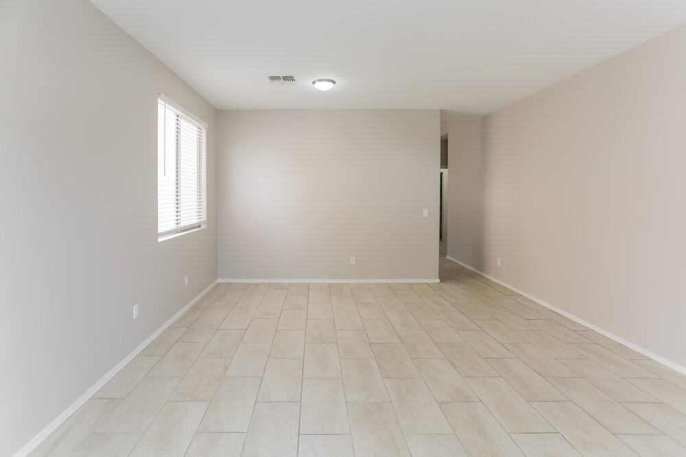 3721 W Irwin Ave - Photo 4 of 16