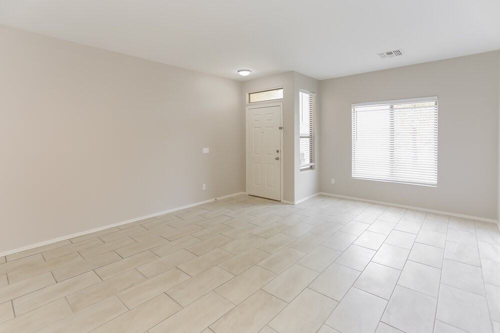 3721 W Irwin Ave - Photo 6 of 16