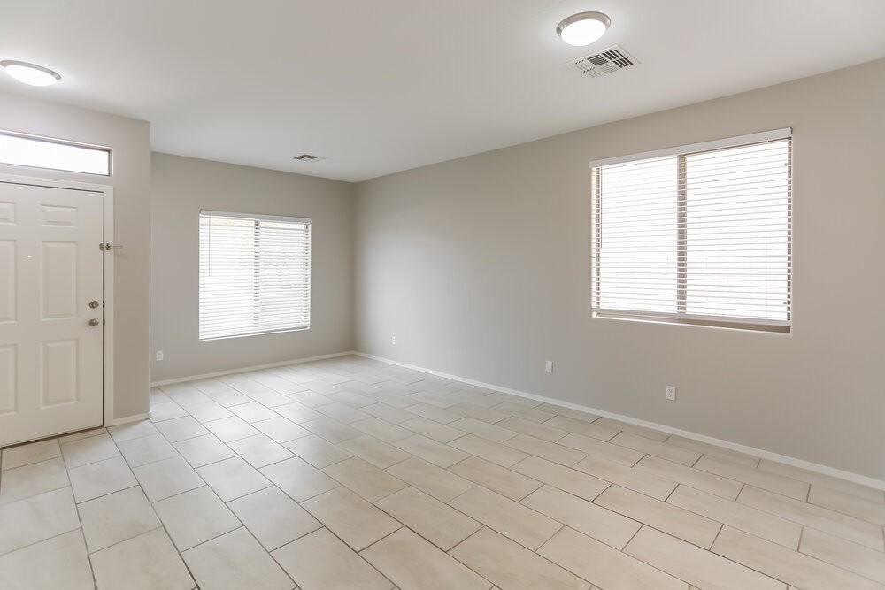 3721 W Irwin Ave - Photo 7 of 16