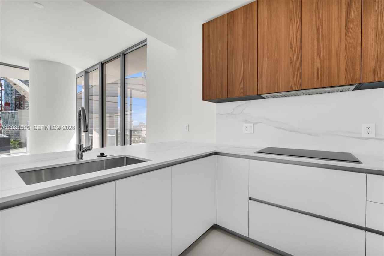 NE 14th St & Biscayne Blvd - Photo 7 of 17