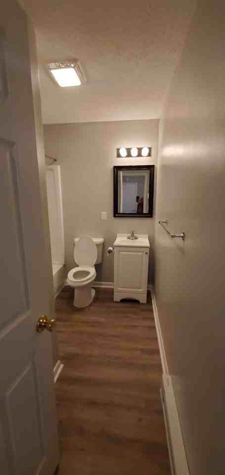 725 Akron Dr #H - Photo 3 of 8