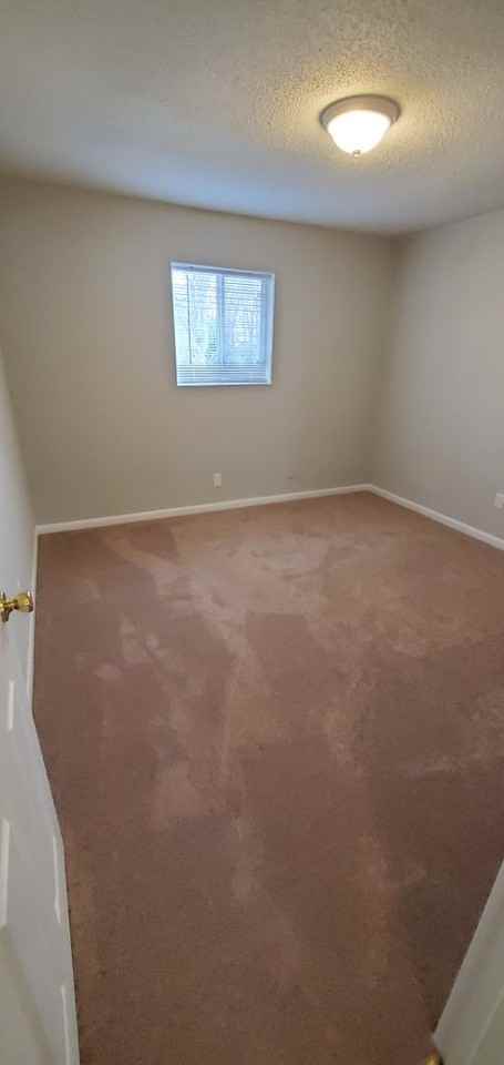 725 Akron Dr #H - Photo 5 of 8