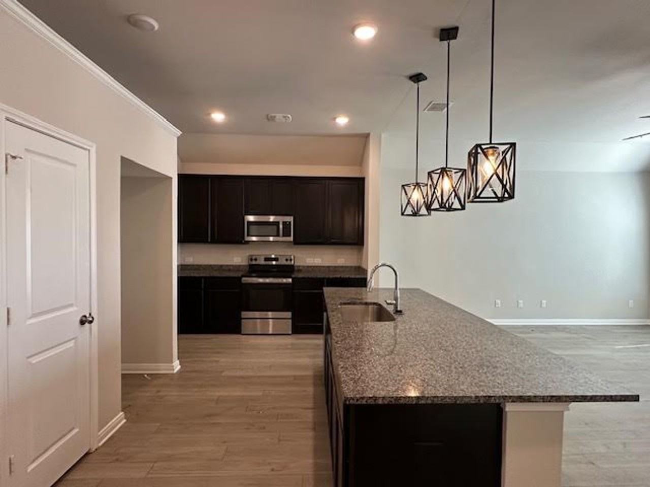 3809 Centerfire Rd - Photo 6 of 31