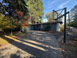 featured image of 3240 Nw Elmwood Dr
