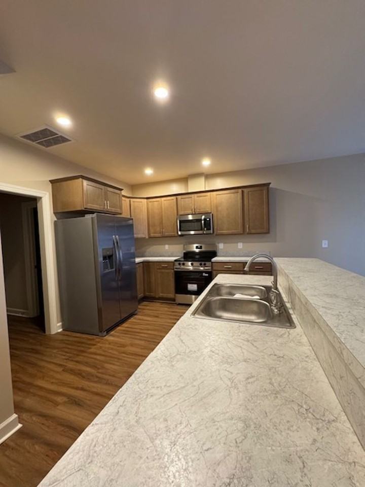 2813 Mclain St #B - Photo 2 of 14