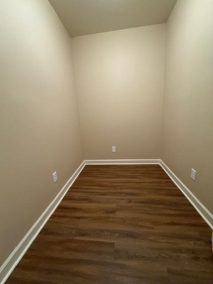 2813 Mclain St #B - Photo 4 of 14