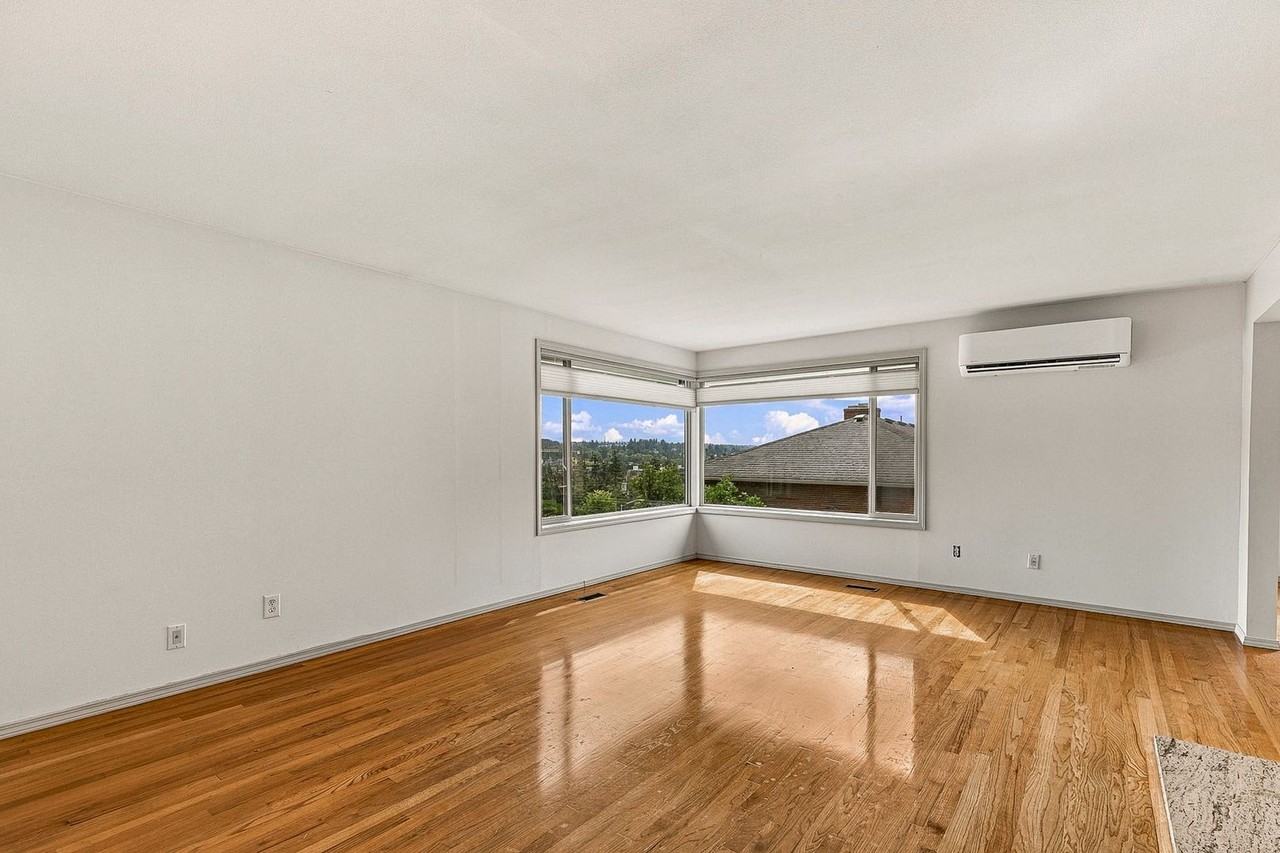 21011 7th Pl S - Photo 3 of 31