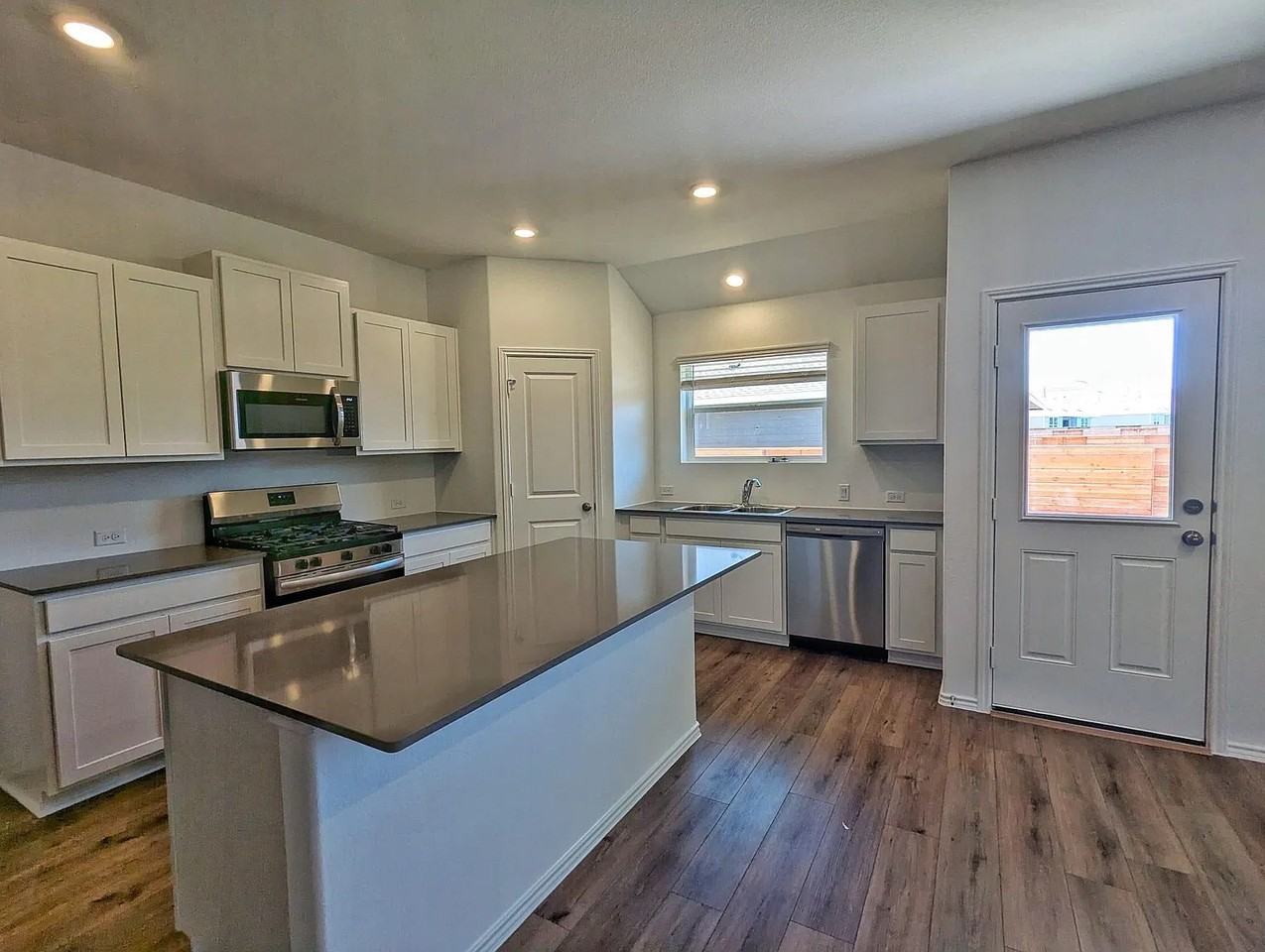 158 Gresham - Photo 5 of 17