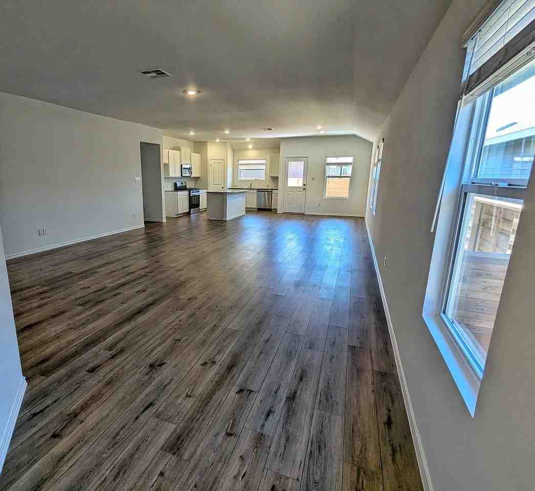 158 Gresham - Photo 7 of 17