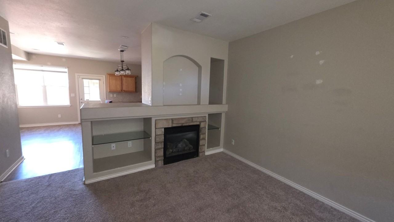 5551 29th St #616 - Photo 2 of 27