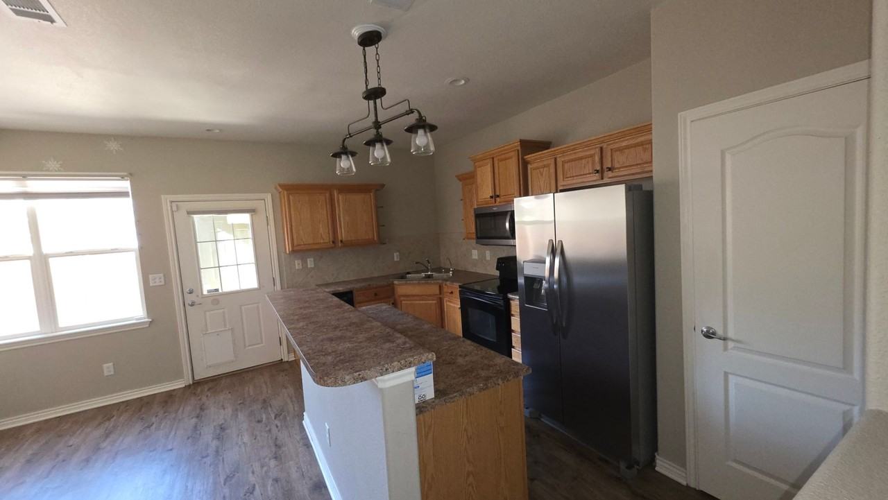 5551 29th St #616 - Photo 4 of 27