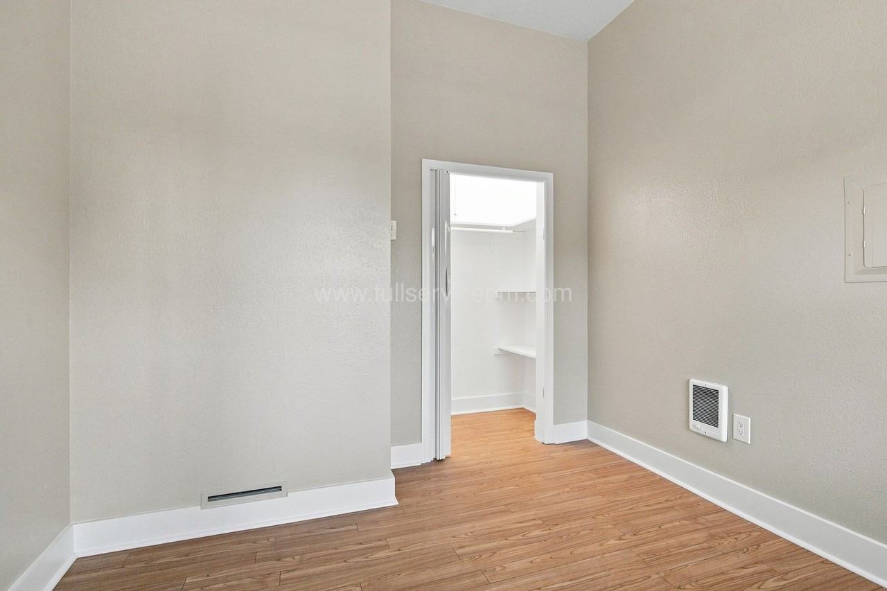 4307 Sw Myrtle St - Photo 3 of 22