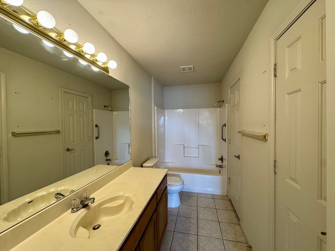 214 Cathy Dr - Photo 6 of 10