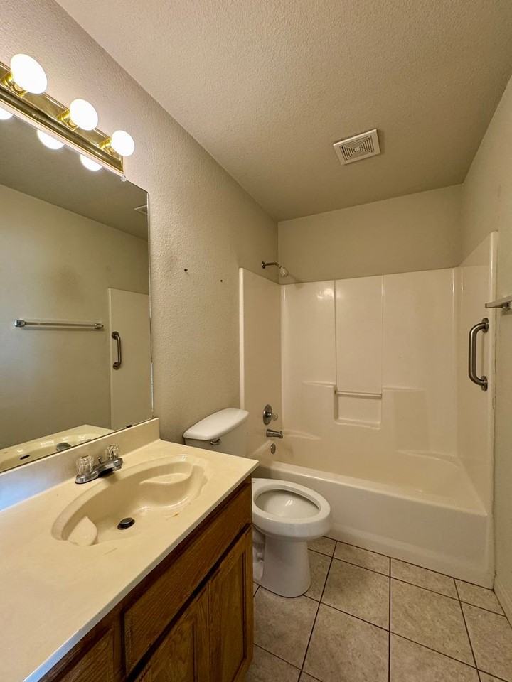 214 Cathy Dr - Photo 7 of 10