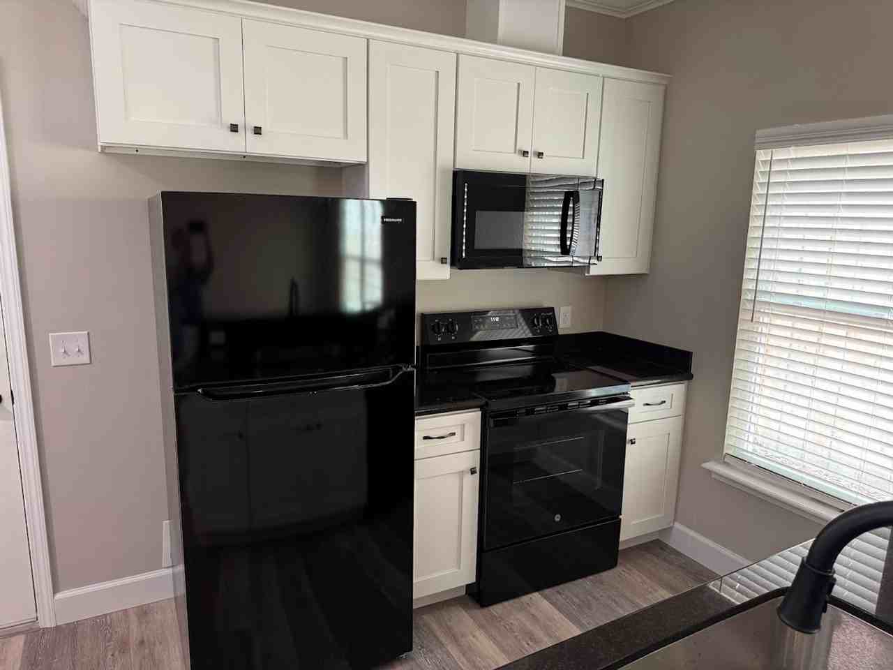 1518 Nw 6th Ave - Photo 6 of 17