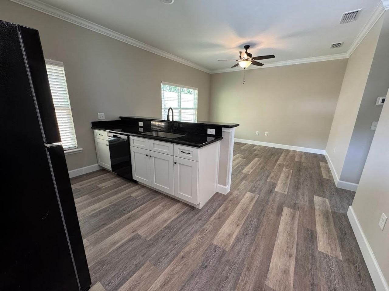 1518 Nw 6th Ave - Photo 7 of 17