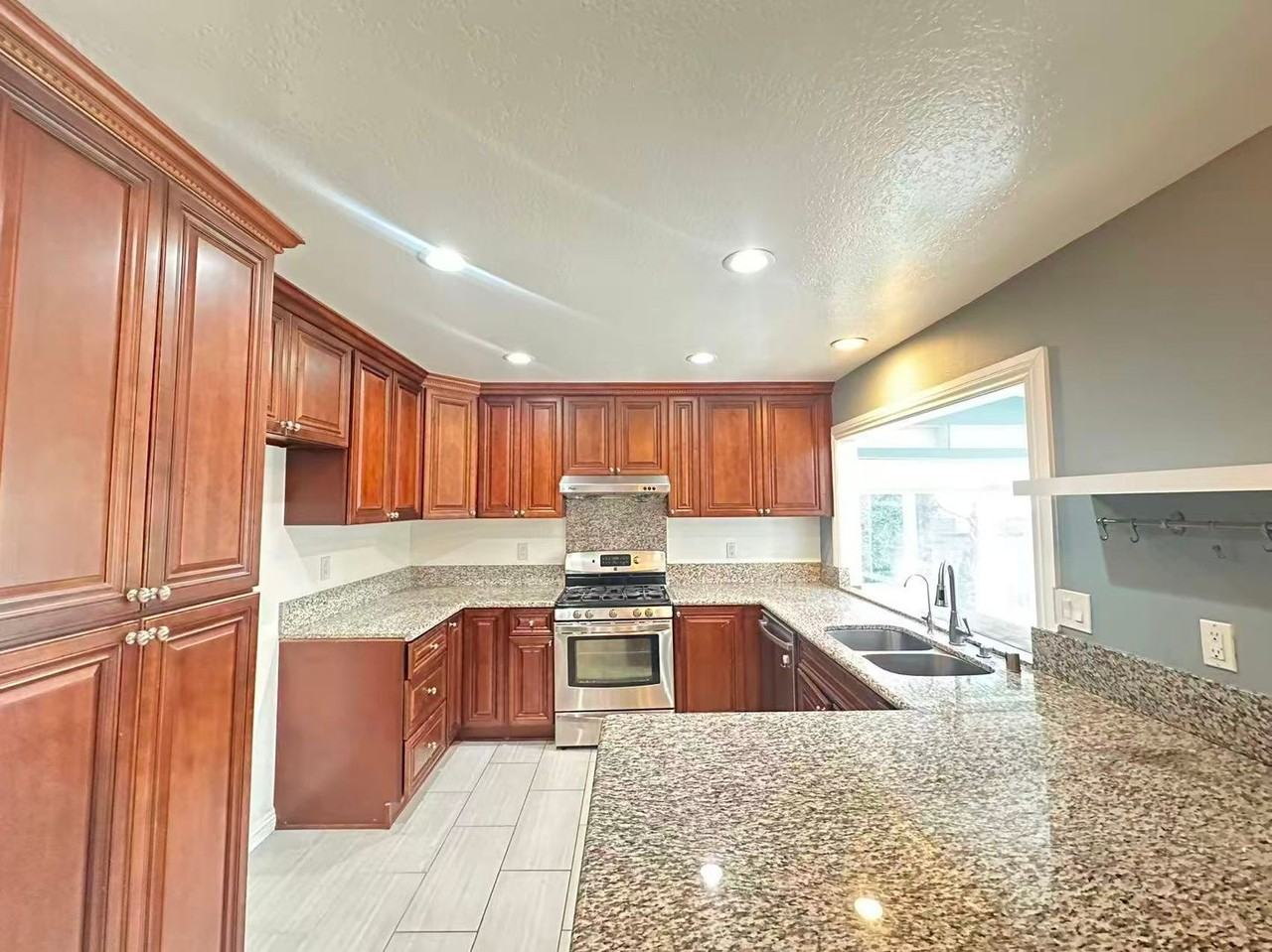 2043 Shaded Wood Rd - Photo 7 of 17