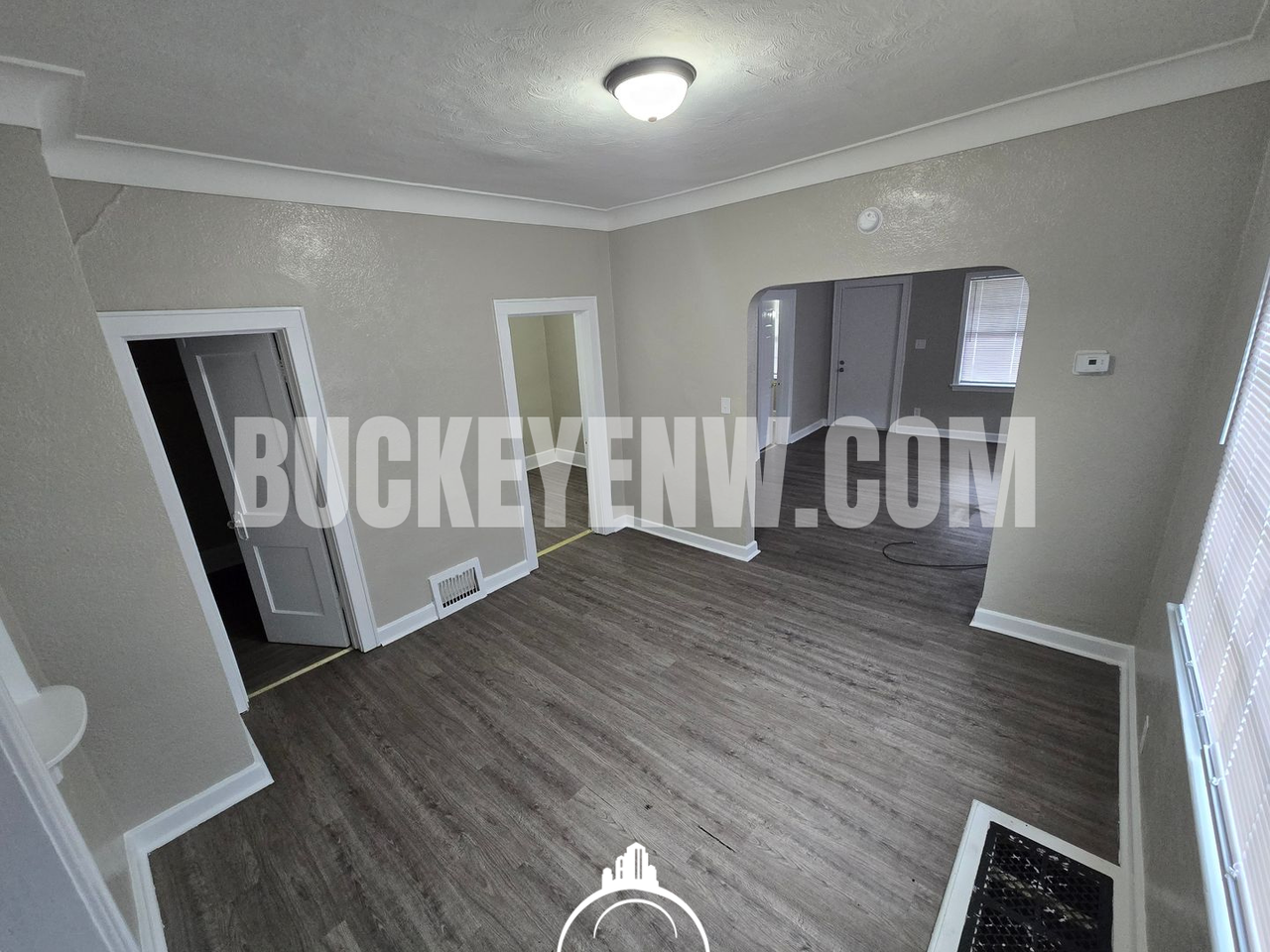 237 E Streicher St - Photo 3 of 8