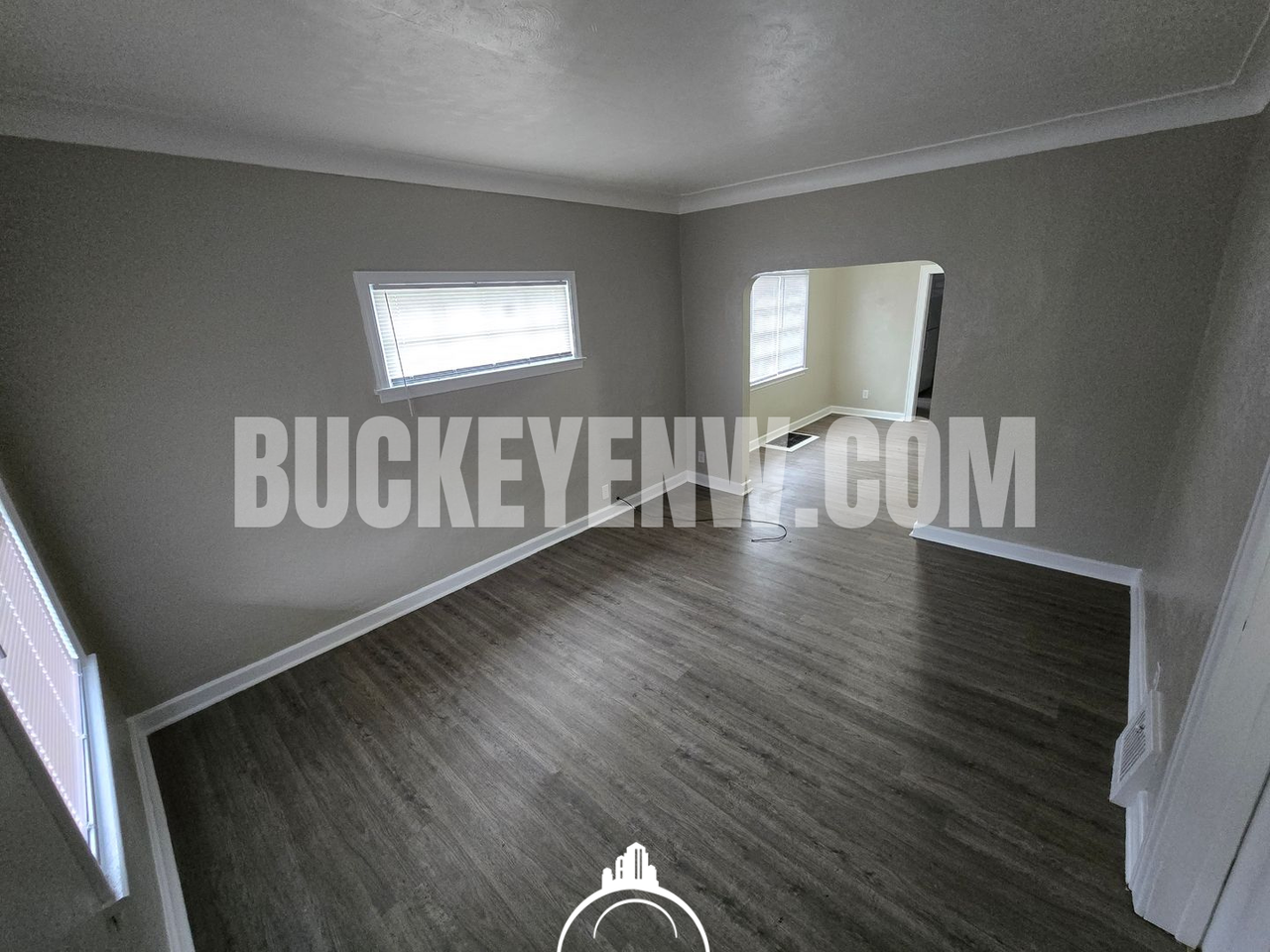 237 E Streicher St - Photo 4 of 8