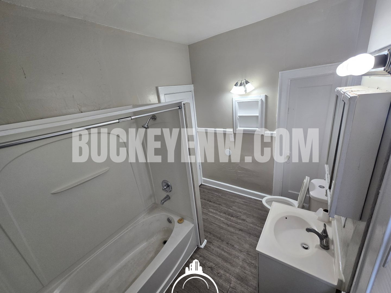 237 E Streicher St - Photo 7 of 8