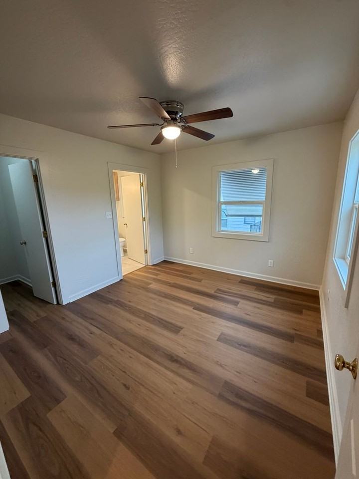 84 E Church Ln - Photo 4 of 9