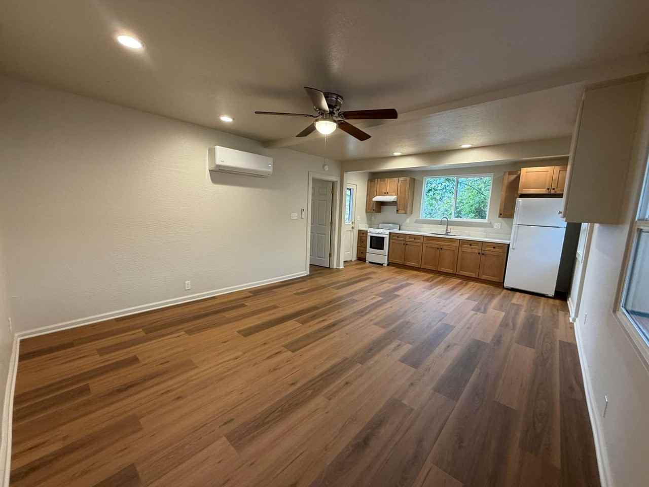 84 E Church Ln - Photo 5 of 9