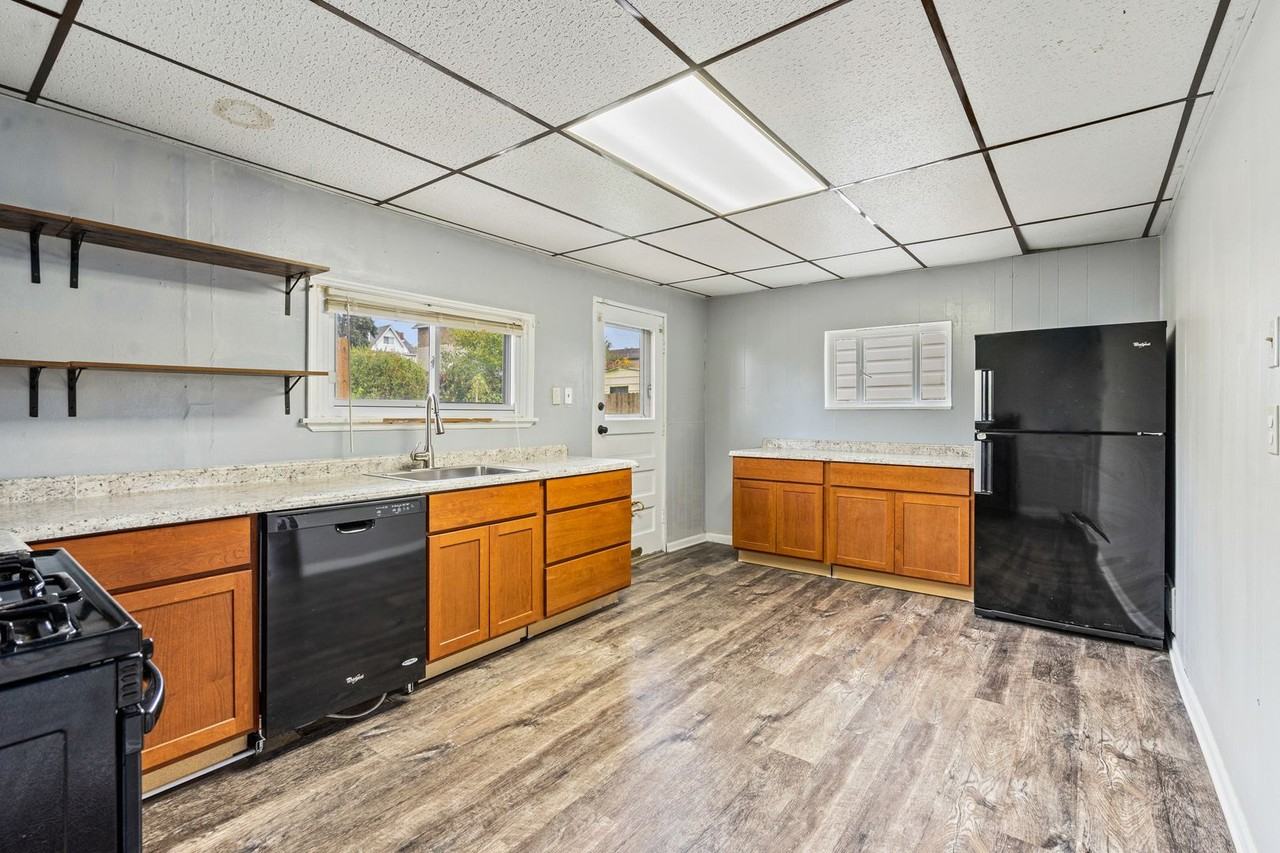 66 Highland Ave - Photo 4 of 13