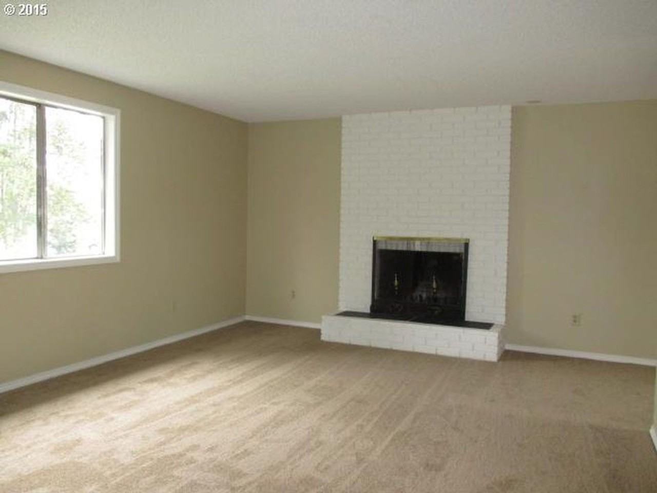 5605 Ne 114th St - Photo 4 of 8