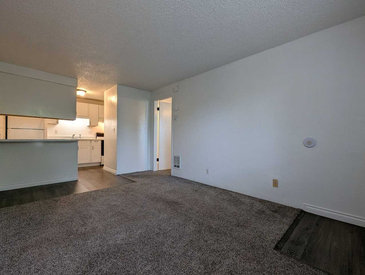 160 20th St #3 - Photo 5 of 12