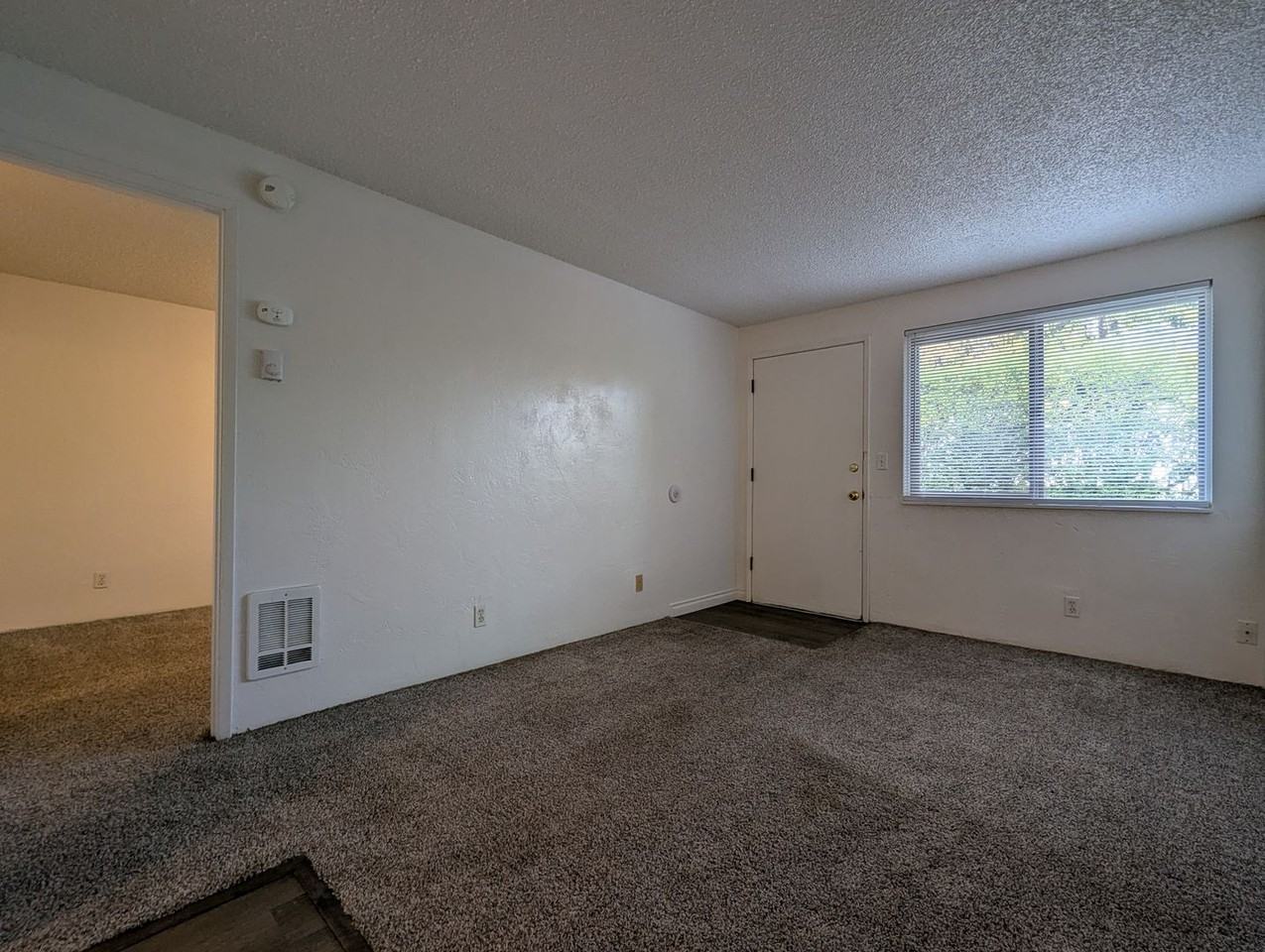 160 20th St #3 - Photo 6 of 12