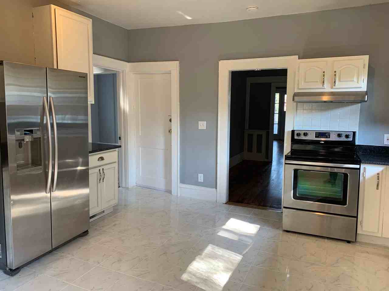 1215 Dearborn Ave - Photo 4 of 16